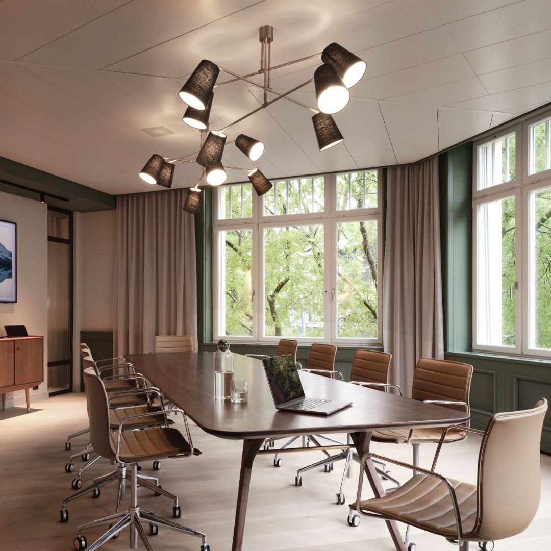 Made-to-measure curtains in the Family Office Zürich meeting room