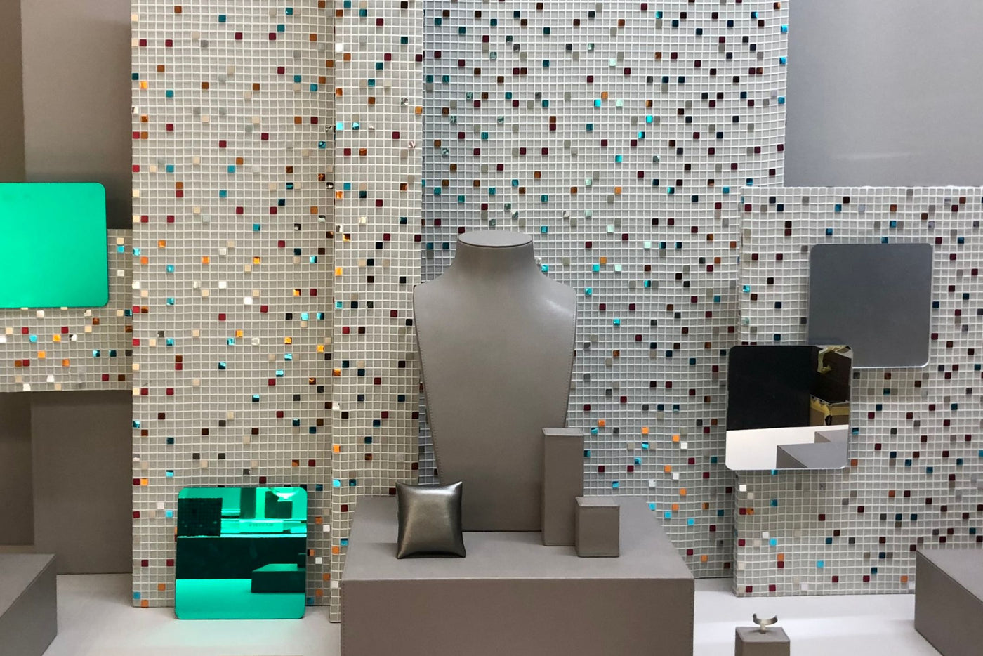 Shop Window Display Jewelry Brand Atelier Collection 4Spaces