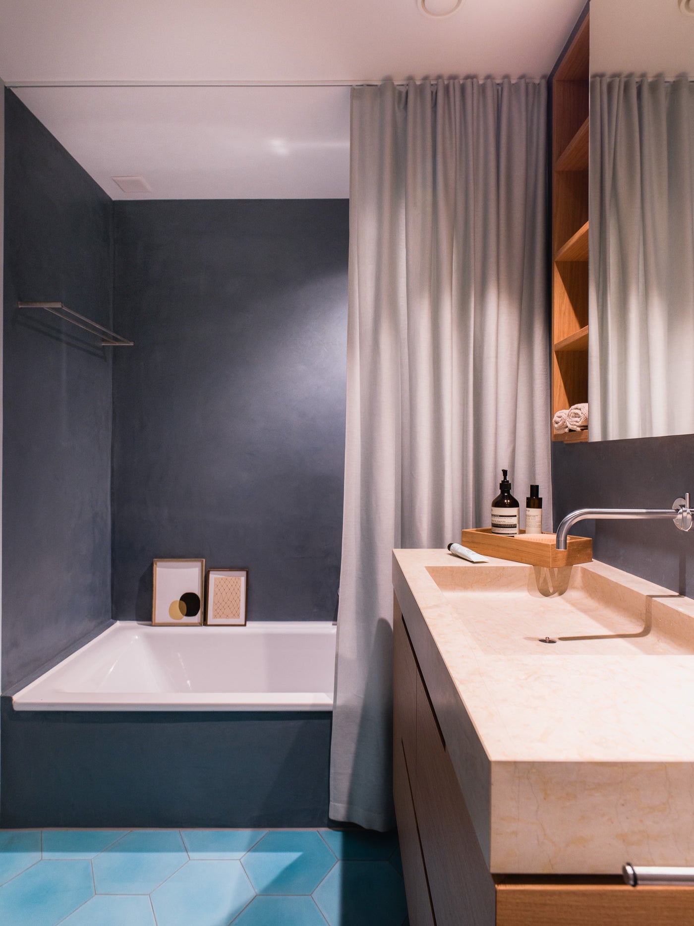 Private Bathroom - Shade